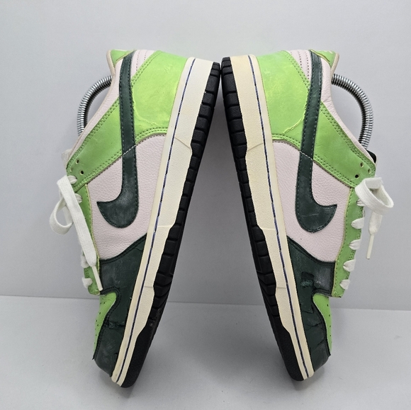 Nike | Y2K distressed Dunks lime hunter green sporty sneakers | MENS 8.5 - Picture 8 of 12